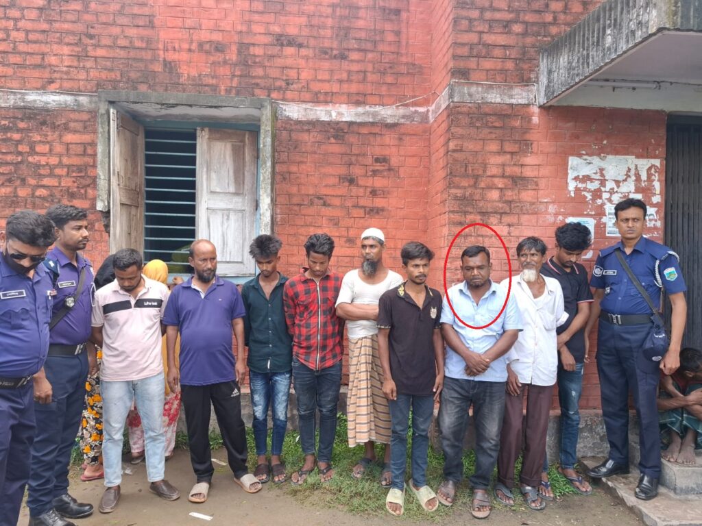 মানসিক হাসপাতালে ভ্রাম্যমান আদালতের অভিযানে ৯ দালালের সাজা : একজনকে ঘিরে মানববন্ধন মানসিক হাসপাতালে ভ্রাম্যমান আদালতের অভিযানে ৯ দালালের সাজা : একজনকে ঘিরে মানববন্ধন