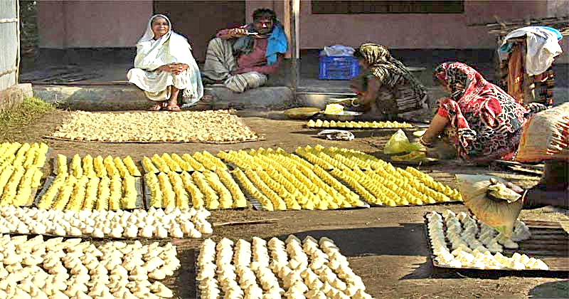 দেশজুড়ে কদর বাড়ছে চাটমোহরের কুমড়ো বড়ির