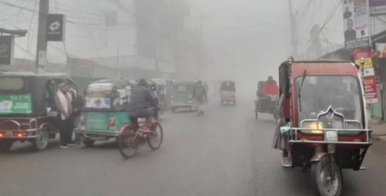 ঈশ্বরদীতে জেঁকে বসেছে শীত, তাপমাত্রা নেমেছে ১১ ডিগ্রিতে