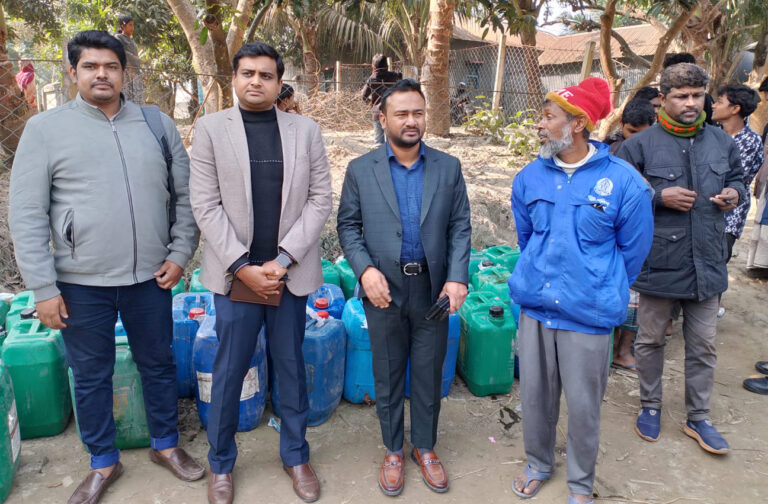 পাবনার ভাঙ্গুড়ায় ভ্রাম্যমাণ আদালতে ৫১ মণ ভেজাল মধু জব্দ