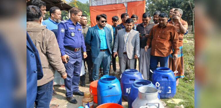 ফরিদপুরে নকল দুধ তৈরির কারখানায় ভ্রাম্যমাণ আদালতের অভিযানে দুই জনের কারাদণ্ড ও ২ লাখ টাকা জরিমানা