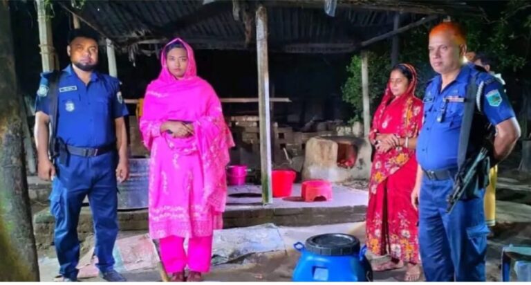 বেড়ায় নকল দুধের কারখানায় অভিযান, ১ লাখ টাকা জরিমানা